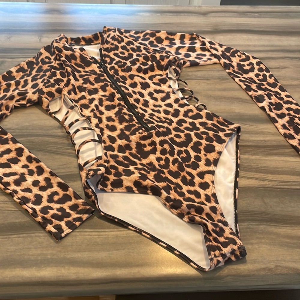 Unbranded leopard print one piece bathing suit